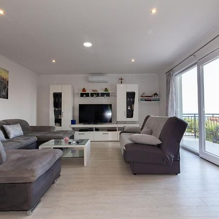 Navis Sea View Apartment With Pool Makarska Ngoại thất bức ảnh
