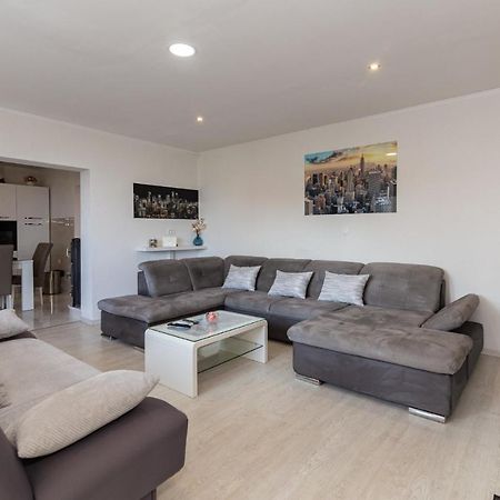 Navis Sea View Apartment With Pool Makarska Ngoại thất bức ảnh