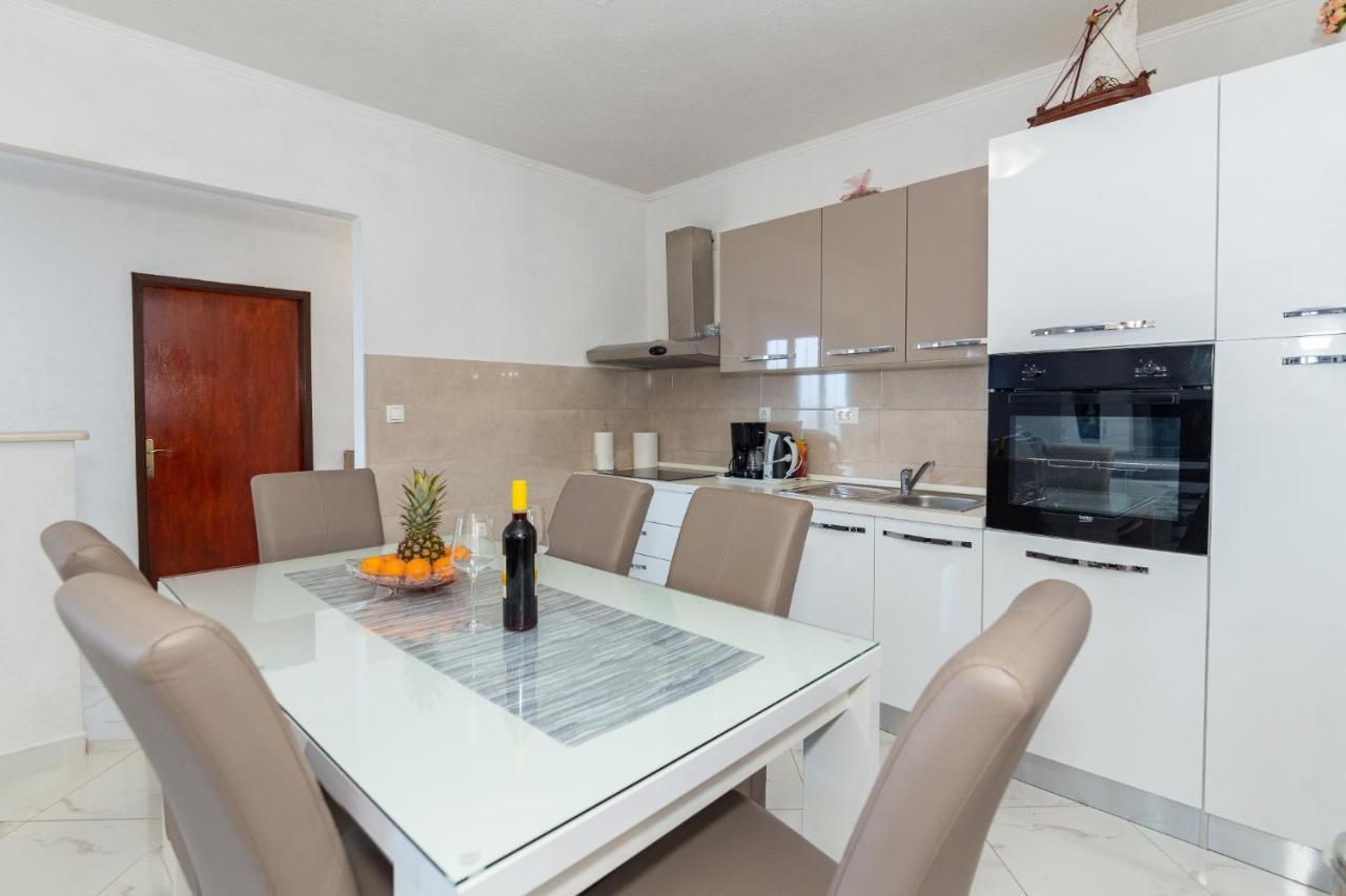 Navis Sea View Apartment With Pool Makarska Ngoại thất bức ảnh