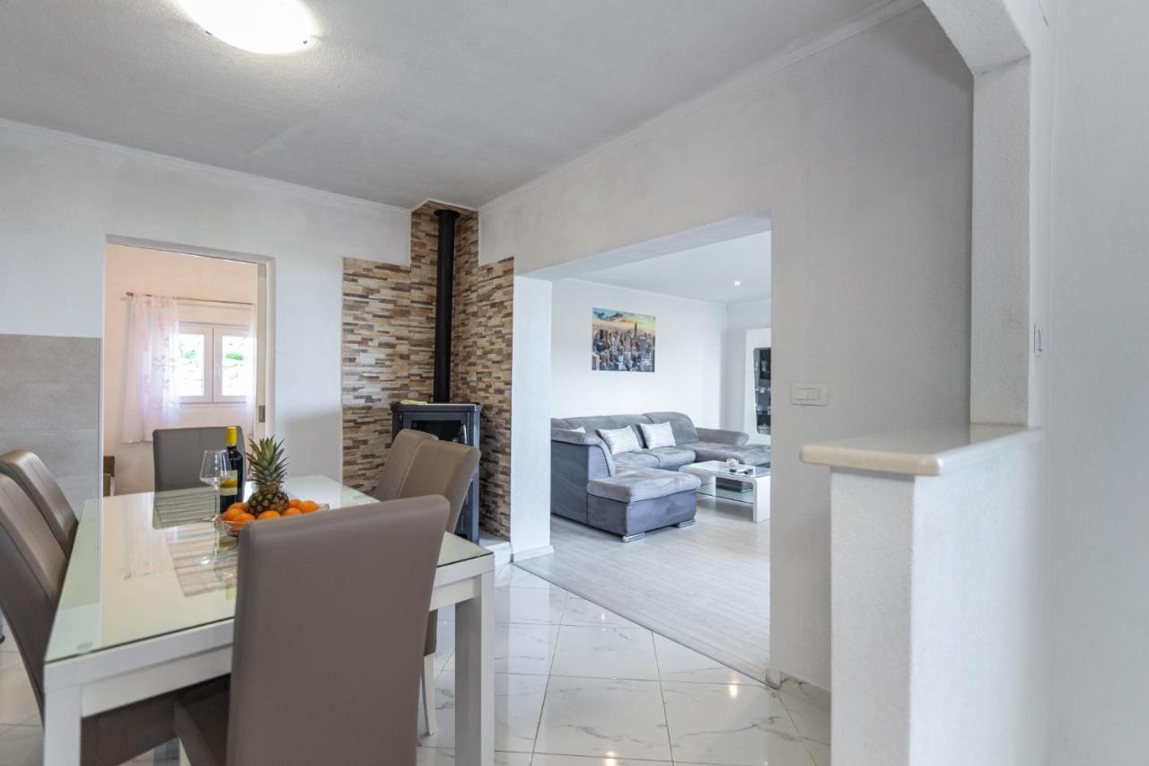 Navis Sea View Apartment With Pool Makarska Ngoại thất bức ảnh
