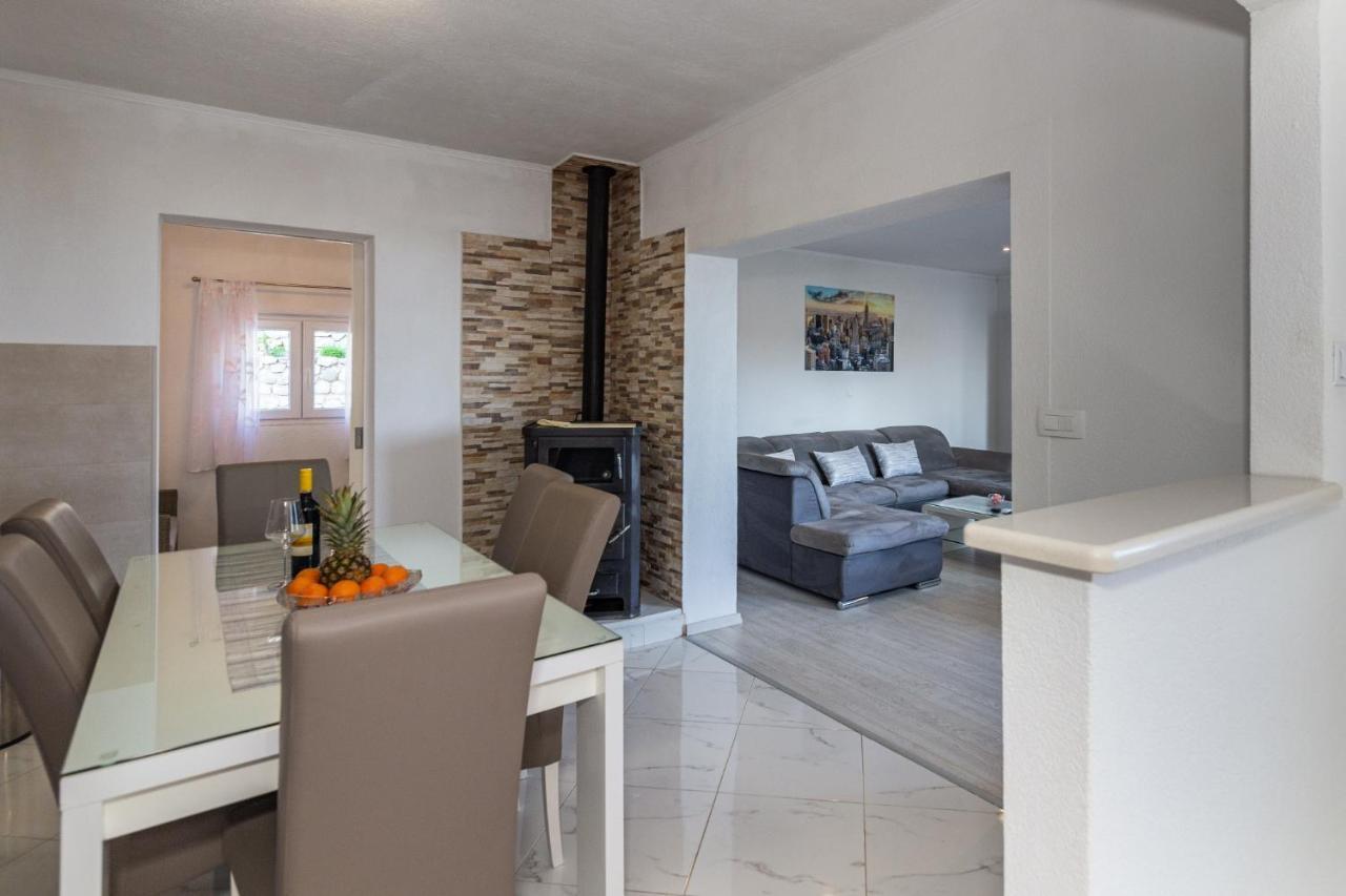 Navis Sea View Apartment With Pool Makarska Ngoại thất bức ảnh