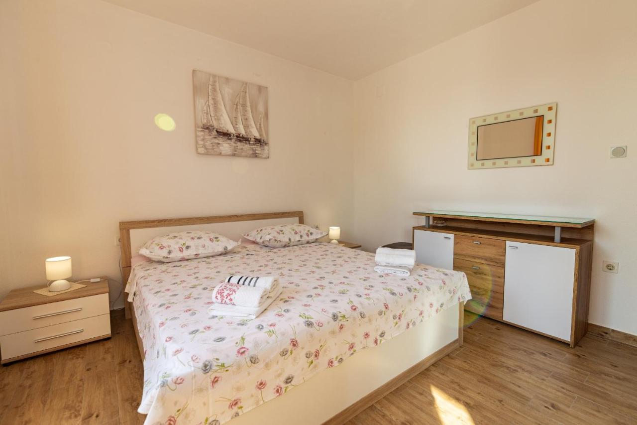 Navis Sea View Apartment With Pool Makarska Ngoại thất bức ảnh