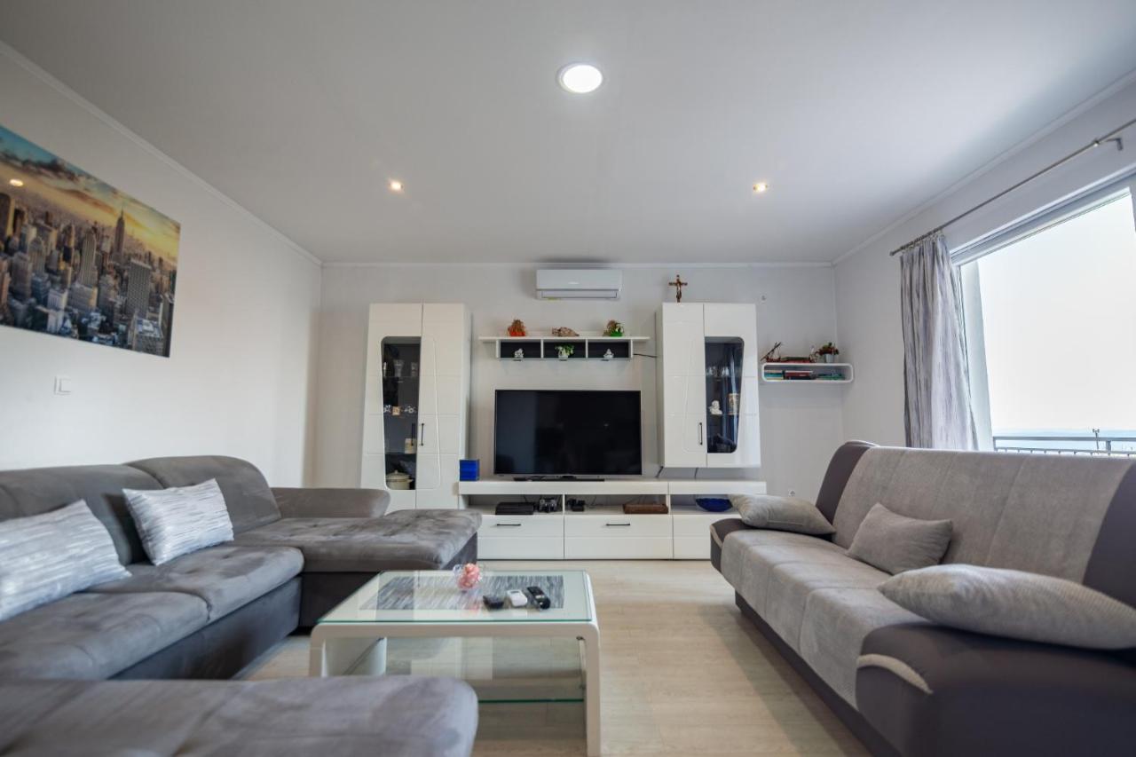 Navis Sea View Apartment With Pool Makarska Ngoại thất bức ảnh