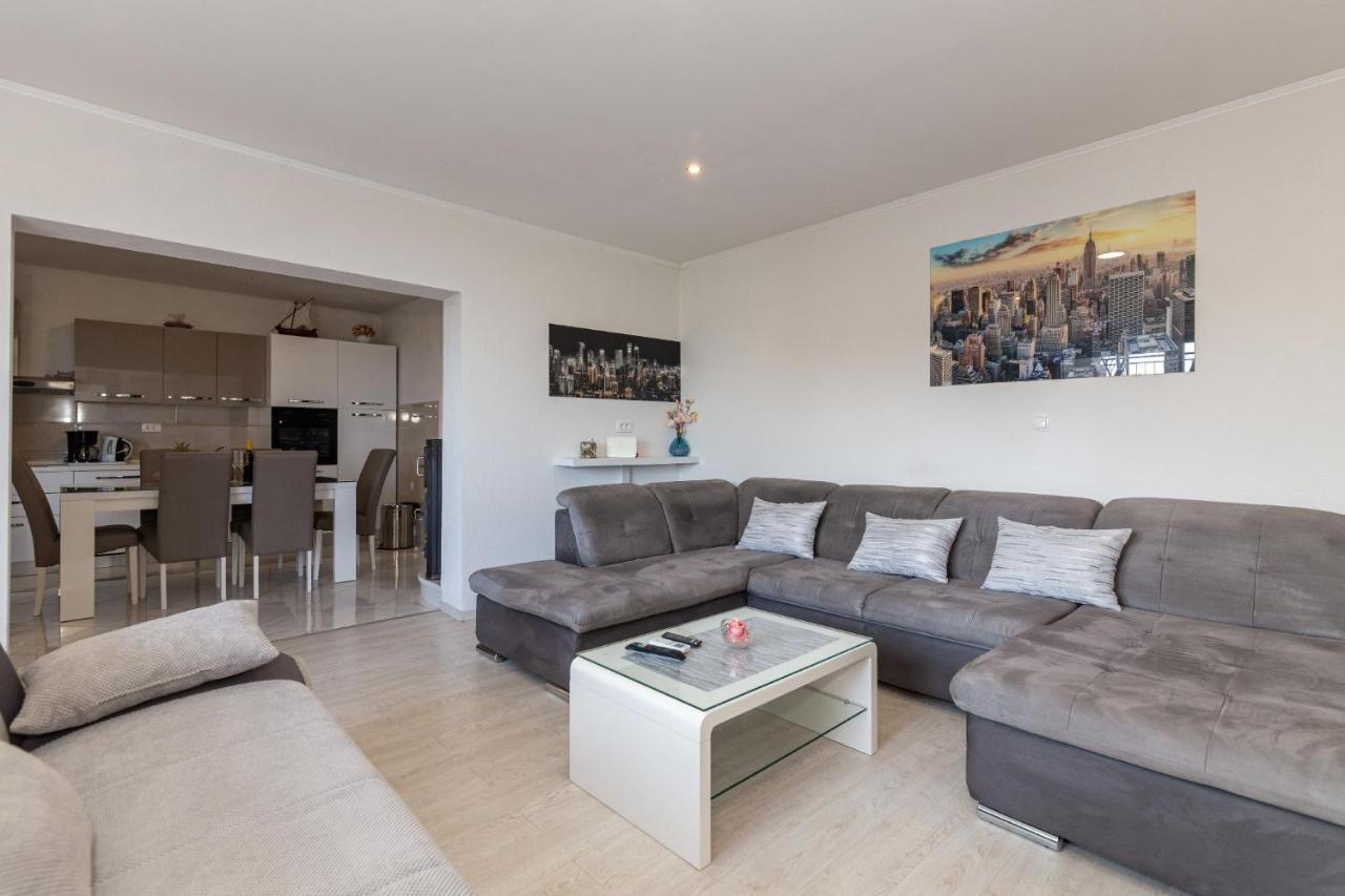 Navis Sea View Apartment With Pool Makarska Ngoại thất bức ảnh